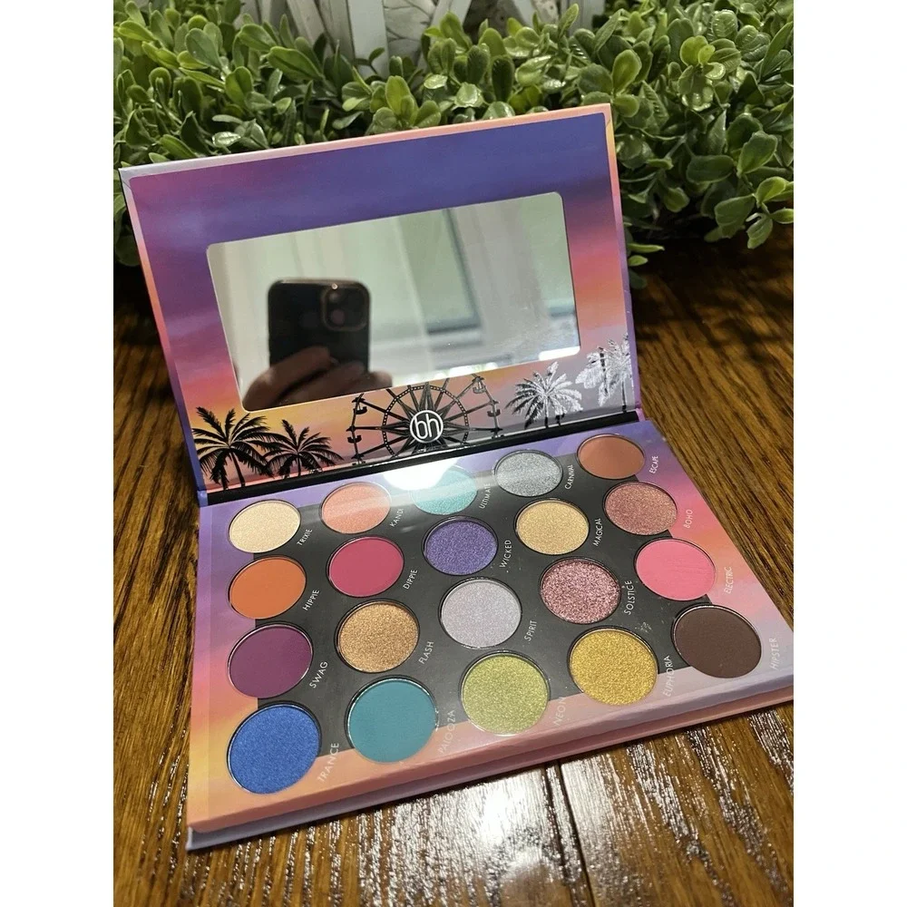 BH Cosmetics Weekend Festival ( 20‎ Color Eye Shadow Palette) New With Box